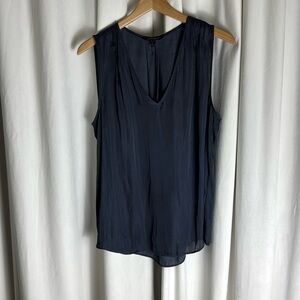 Banana Republic blue silk top Size L